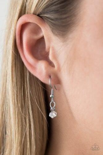 Click to view full screen Leading Starlight White Necklace photo review